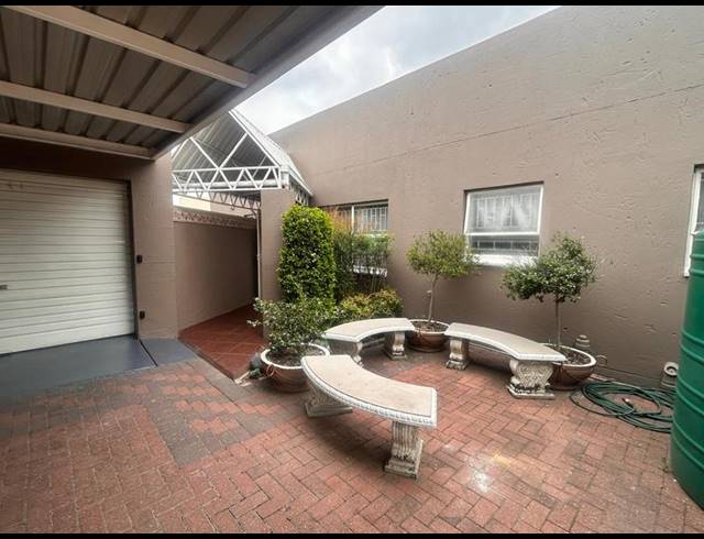 3 BEDROOM TOWNHOUSE FOR SALE IN STANDERTON CENTRAL